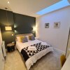 Отель The Taylor Suite - Stunning 2-ensuite beds, Cathedral view roof garden, фото 3