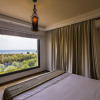 Отель Golden Bay Suites & Maisonettes, фото 16