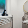 Отель New Built House In Kent Sleeps 7, фото 8