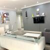 Отель Modern 2-bed apartment in Sandton. Fast Wifi, фото 2