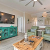 Отель Okaloosa Island Escape: Bayfront Condo Near Beach, фото 11