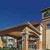 Отель La Quinta Inn & Suites by Wyndham Angleton, фото 1