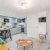 Отель Oxford City Centre apartment with parking!, фото 11