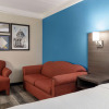Отель La Quinta Inn & Suites by Wyndham Madison American Center, фото 2