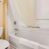 Отель Quality Inn & Suites, фото 27
