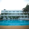 Отель St. James Court Beach Resort в Калапете