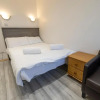 Отель Entire Two Double Bedrooms Flat with River Yare View H6, фото 7