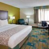 Отель La Quinta Inn & Suites by Wyndham Plattsburgh, фото 5
