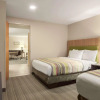 Отель Radiant Inn & Suites, фото 7