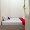 Отель RedDoorz near UISU teladan Medan, фото 3