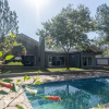 Отель Upmarket 4 bed Chisipite House - 2193, фото 1