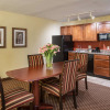 Отель Arlington Court Suites, a Clarion Collection Hotel, фото 18