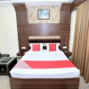 Отель OYO 5710 The Majestic Crown Hotel, фото 7