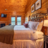 Отель Hickory Ridge by Avantstay Incredible Private Elevated Cabin Sleeps 20!, фото 13
