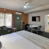 Отель Hamilton's Henry Parkes Motor Inn, Parkes, фото 5