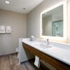 Отель Holiday Inn Express Lethbridge Southeast, an IHG Hotel, фото 49