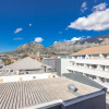 Отель Amazing 2 Bedroom Apartment With Mountain Views on Kloof Street, фото 1