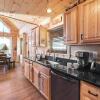 Отель Walnut Ridge Cabin. Sleeps 7-11! Hot tub, pool table, minutes to downtown Gatlinburg!, фото 16