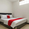 Отель RedDoorz @ Cibogo Puncak Bogor 2, фото 3