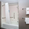 Отель Hampton Inn & Suites Greensboro/Coliseum Area, фото 9