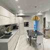 Отель Charming 2-bed Apt With 2 Bathtub Central London, фото 13