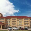 Отель La Quinta Inn & Suites by Wyndham DFW Airport West - Bedford, фото 20