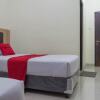 Отель RedDoorz Plus near Trans Studio Mall 4, фото 6