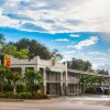 Отель Super 8 by Wyndham Bradenton Sarasota Area в Брадентоне