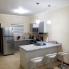 Отель Gold Coast - Beautiful 2 Bedroom Town House, фото 17