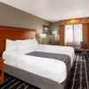 Отель La Quinta Inn & Suites by Wyndham Vancouver, фото 15