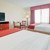 Отель Holiday Inn Express Hotel & Suites Canton, фото 7