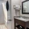 Отель Quality Inn & Suites Evansville Downtown, фото 8