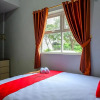 Отель RedDoorz @ City Park Medoho Semarang, фото 16