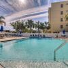 Отель 19610 Gulf Blvd Condo Unit 203 2 Bedrooms 2 Bathrooms Condo, фото 12