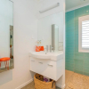 Отель Rose's Beach Pad - Matarangi Holiday Home, фото 9