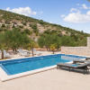 Отель Stunning Home in Postira With Wifi, Outdoor Swimming Pool and Private Swimming Pool, фото 16