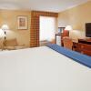 Отель Holiday Inn Express & Suites St. Louis West - Fenton, an IHG Hotel, фото 6