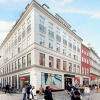 Отель Sanders Leaves - Charming 3-bdr Apt With City View, фото 25
