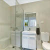 Отель Lakeside Waterfront Apartment 18, фото 8
