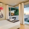 Отель Spacious Three Bedroom Villa in Camps Bay With Private Pool and Ocean Views The Falcon, фото 21