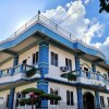 Отель Den Den Guesthouse в Basco