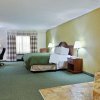Отель Country Inn & Suites by Radisson, Charlotte University Place, NC, фото 19