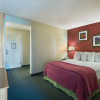 Отель Oxford Inn & Suites Lancaster, фото 4