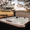 Отель Keer Side Lodge, Luxury Lodge With Private hot tub at Pine Lake Resort, фото 6