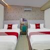 Отель OYO 91689 Homestay Syariah Imah 2, фото 15