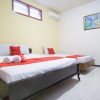 Отель RedDoorz Syariah @ Jalan Gajah Mada, фото 17