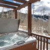 Отель Mountain Village Panoramic Views, Hot Tub, Fireplace 3 Bedroom Townhouse by RedAwning, фото 37
