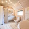 Отель 6 Person Holiday Home on a Holiday Park in Hvide Sande, фото 19