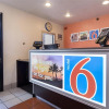 Отель Motel 6 Santa Barbara, CA - State Street, фото 14