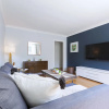 Отель Bright 4-Bedroom in Forest Hill, фото 6